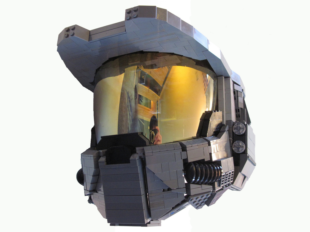 Things We’re Diggin’: LEGO x Halo Helmet