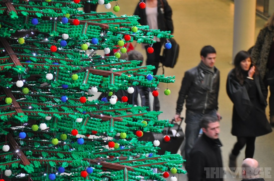 Things We’re Diggin’: Lego Tree in London’s St Pancras Station